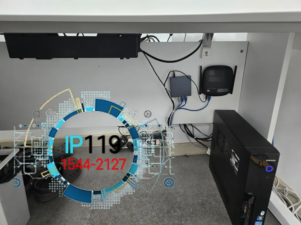 사무실 PC·CCTV 선정리 및 몰딩 마감 작업 사례