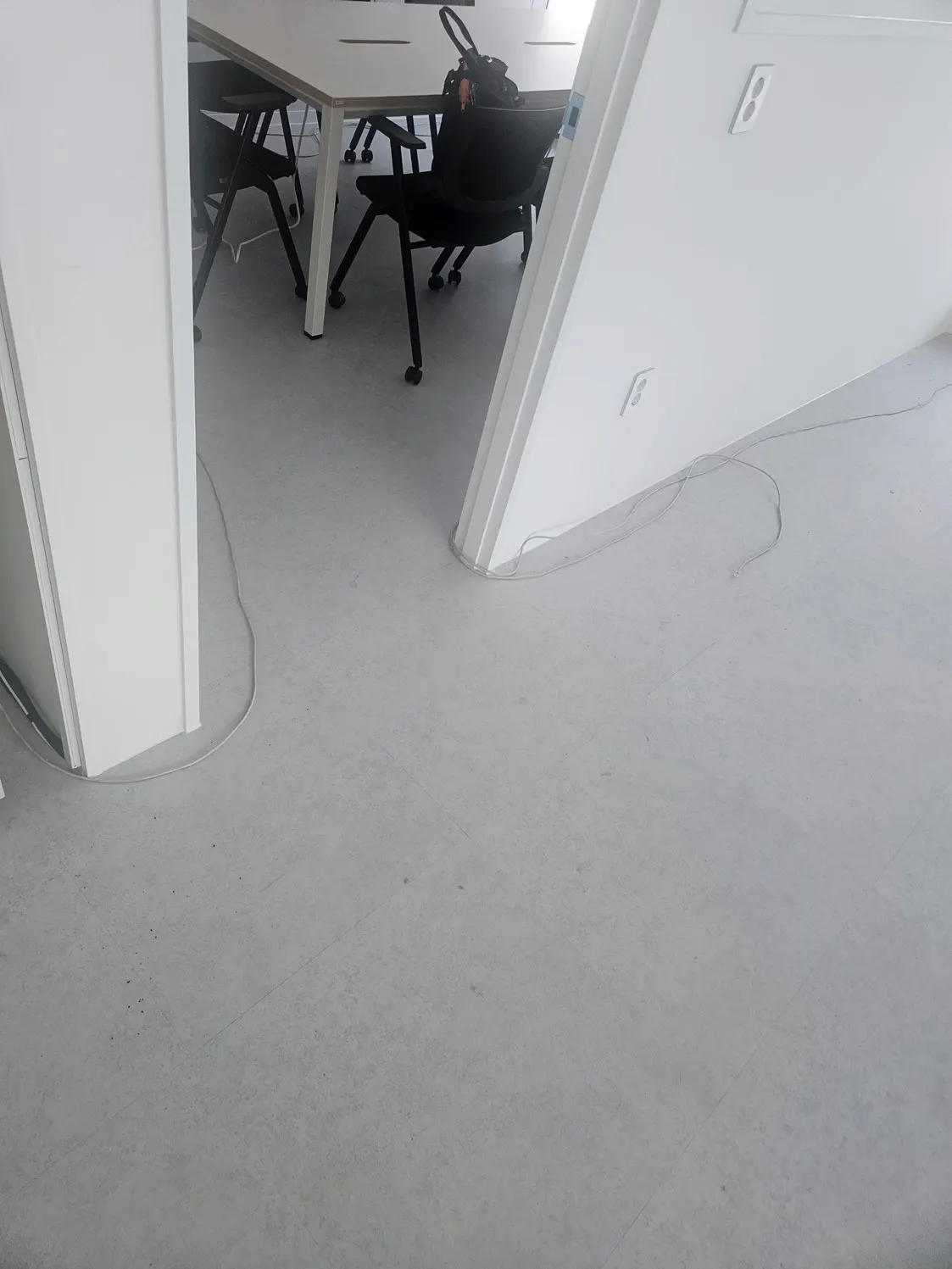 하남시 새로 얻은 사무실에 랜포트가 하나도 없어 전체 설치했어요