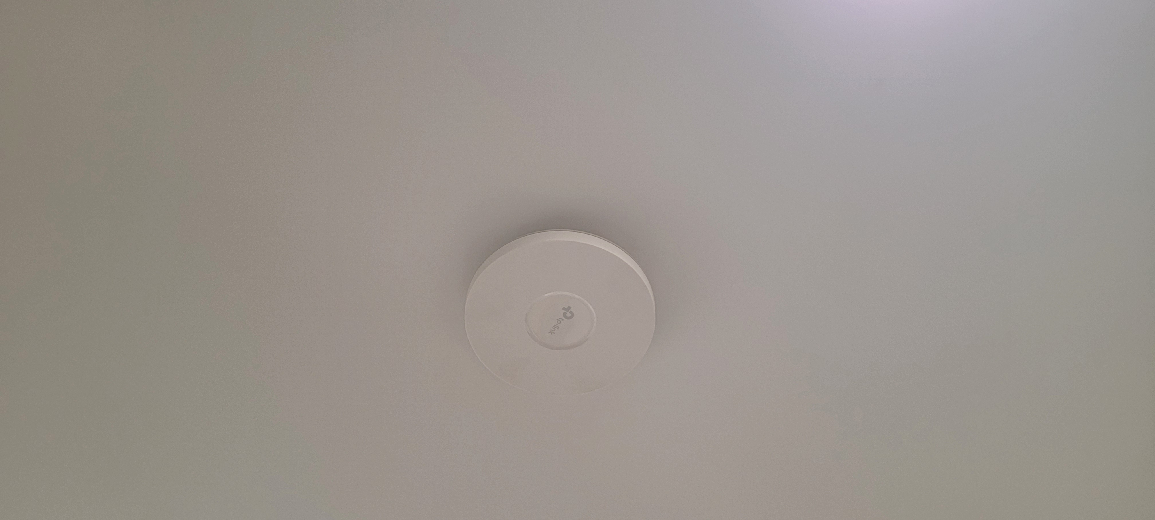 둔촌동 카페 천장에 AP기기 달아주셨어요